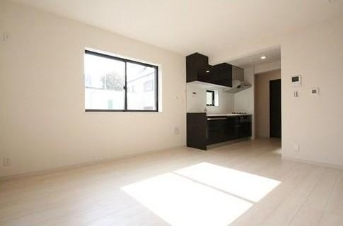 中野区本町4丁目戸建て リビング