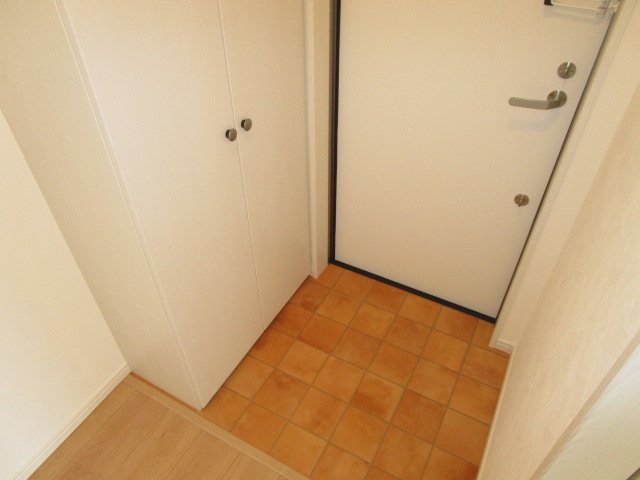 アルマコート 玄関