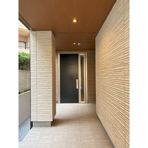 Skye Thira その他1