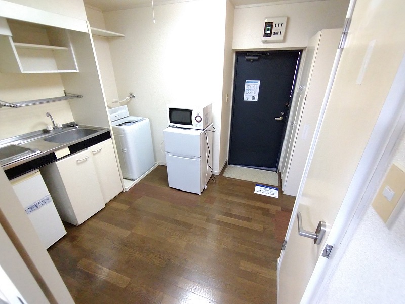 レオパレス新宿Ａ館 玄関