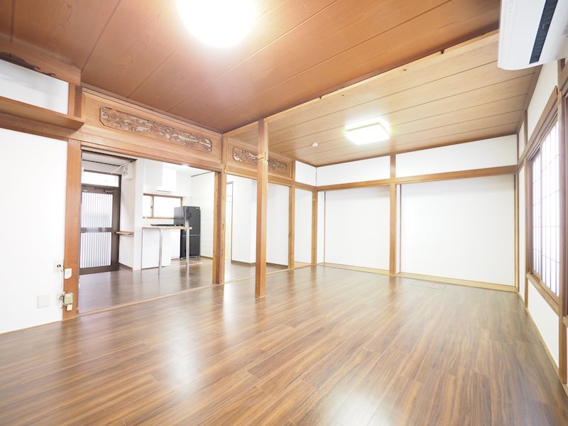 フルリノベーション済　幡ヶ谷戸建　リビング広々 玄関