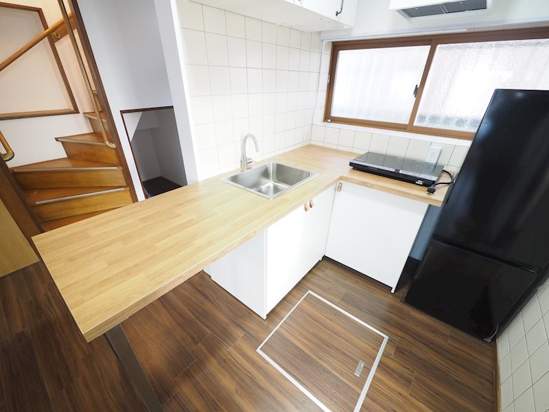 フルリノベーション済　幡ヶ谷戸建　リビング広々 キッチン