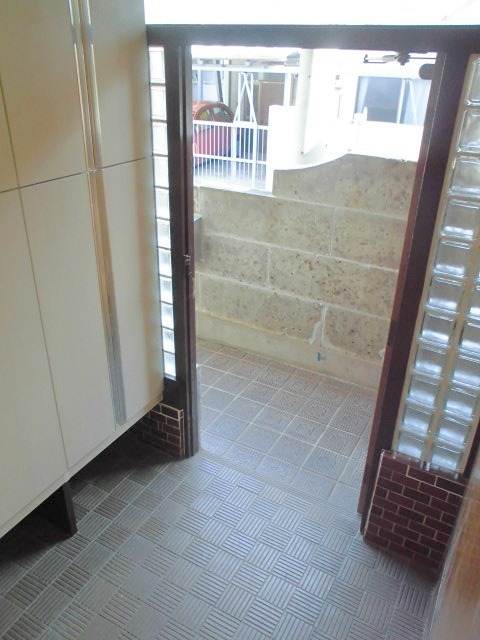 八雲3丁目戸建 玄関