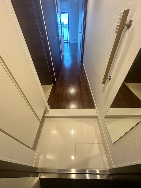 ラティエラ中野 玄関