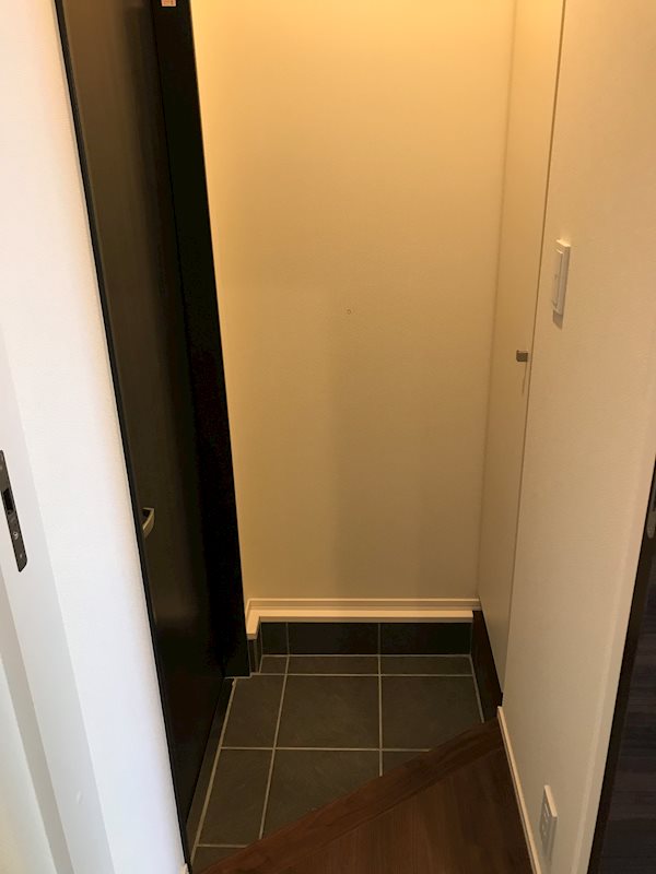 メゾンブラッシュ代々木上原 玄関