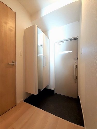 メゾンアイティーサンシャイン 玄関