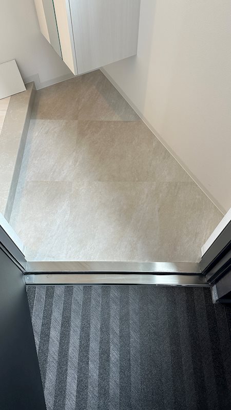 ZOOM方南町  玄関