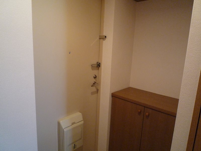 Ｓ－ＯＮＥビル 玄関