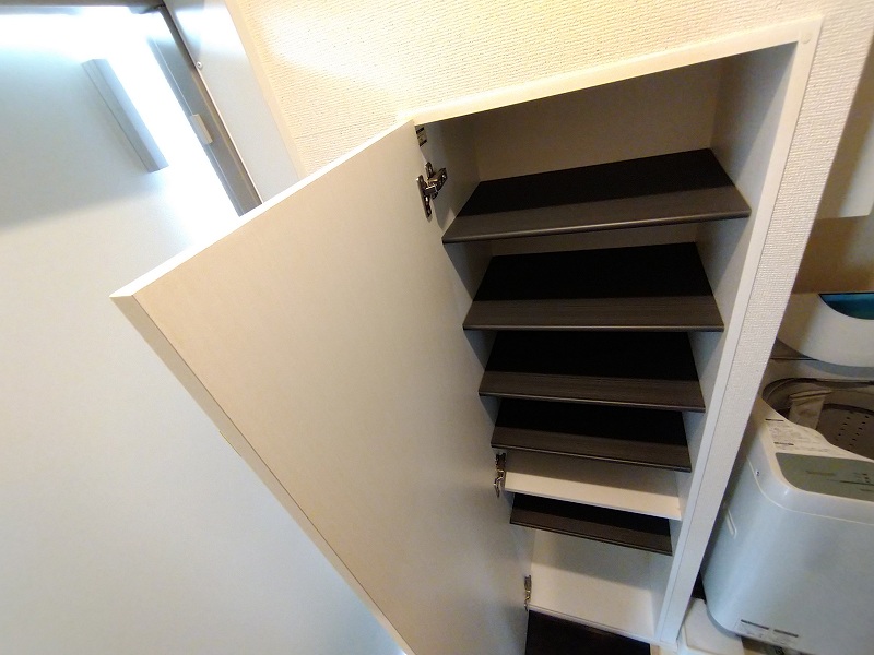 クレイノ中野新橋 玄関