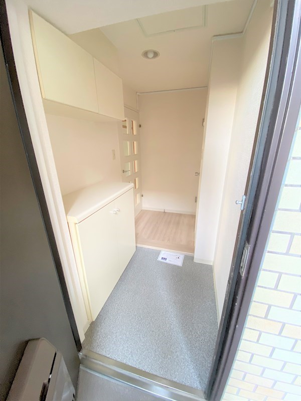 下落合ハウス 玄関