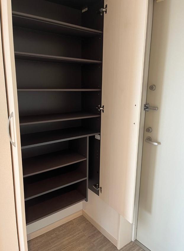 彰文居FRecoA向丘 玄関