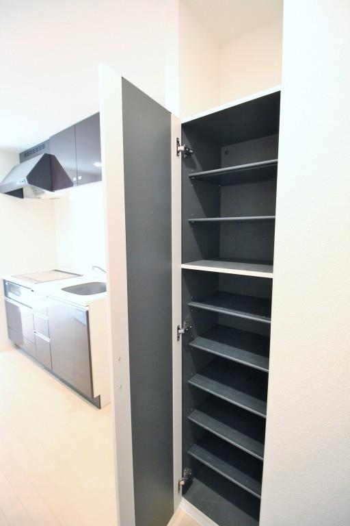 アールコート早稲田 玄関