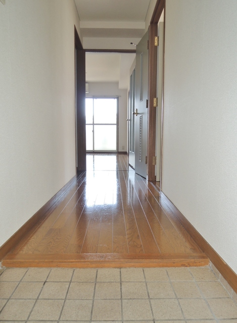 ルーセント方南 玄関