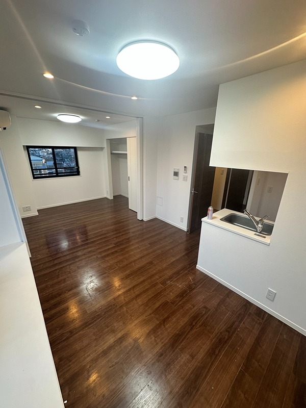 ラティエラ中野 リビング