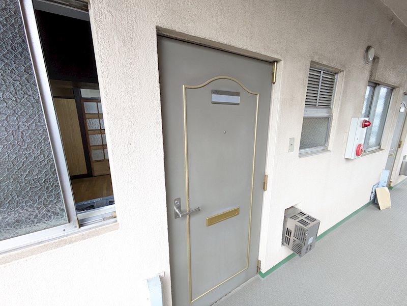 ハナブサマンション 玄関