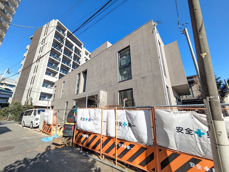 明大前新築 玄関