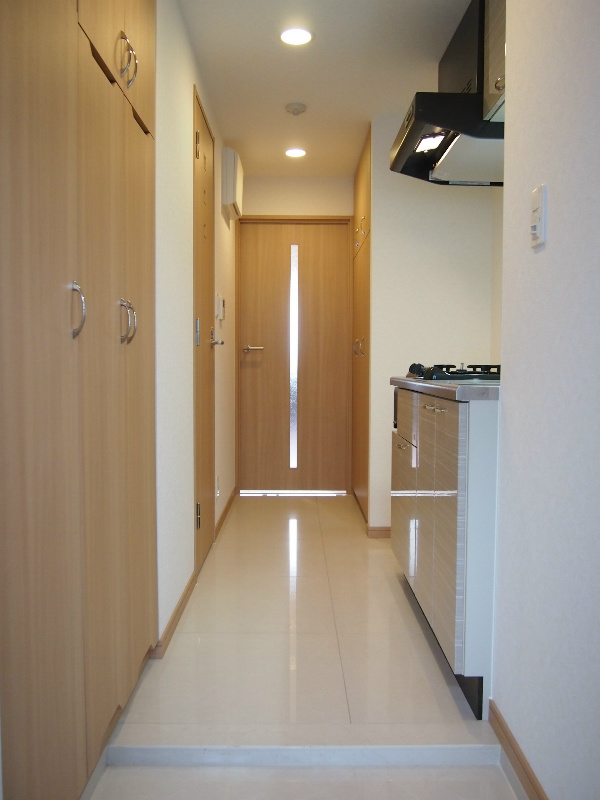 ルーブル泉岳寺前 玄関