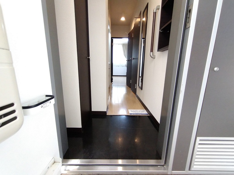 レオネクストオーロラハイツ中野 玄関