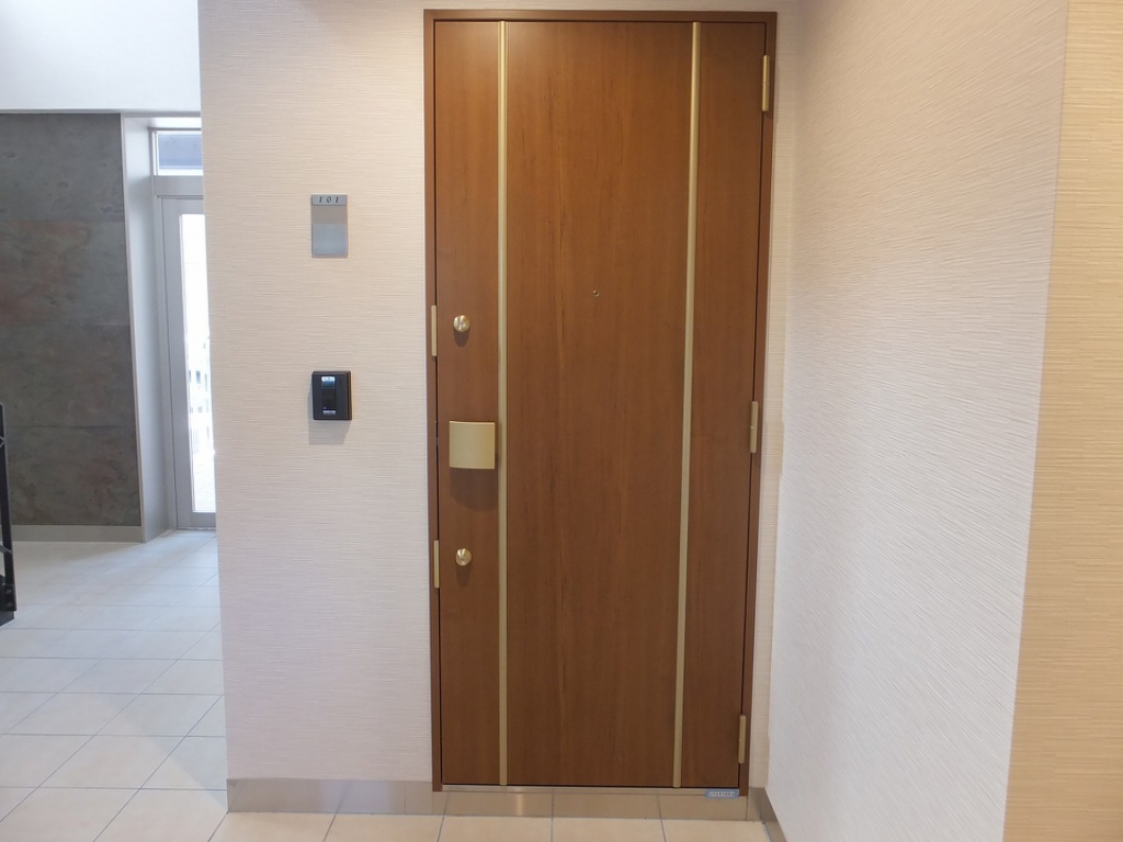 レオパレスＫ・Ｒｏｙａｌ 玄関