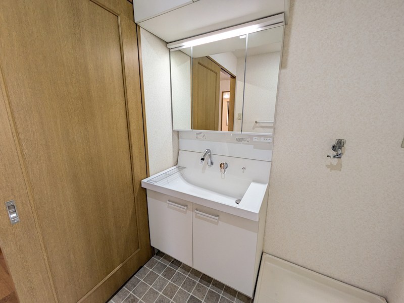 第2栄晃ビル 玄関