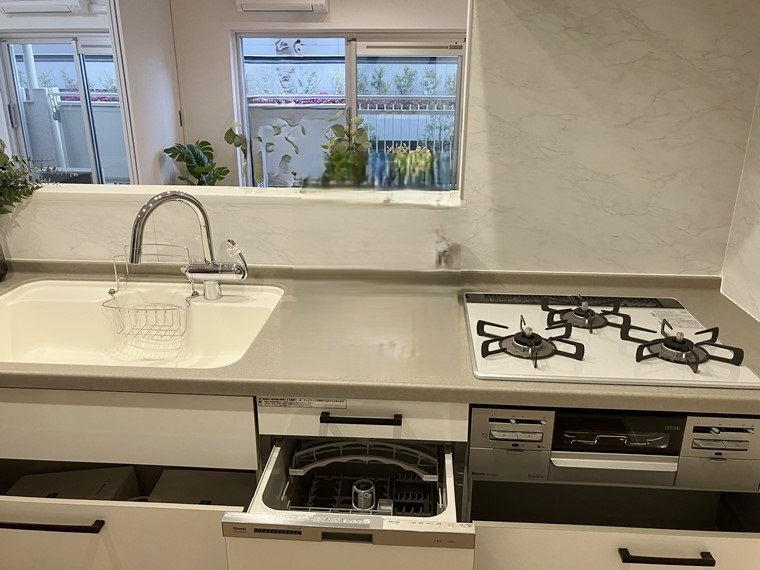 三田ナショナルコート リビング