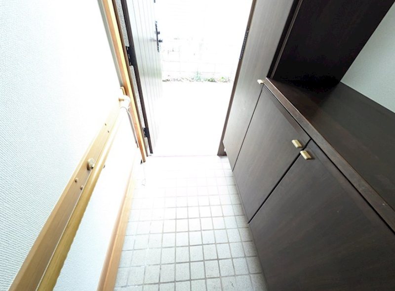 メゾネット堀中 玄関