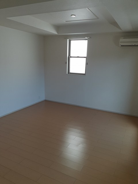 シュッド リビング