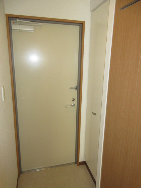 サンピア西須賀 玄関