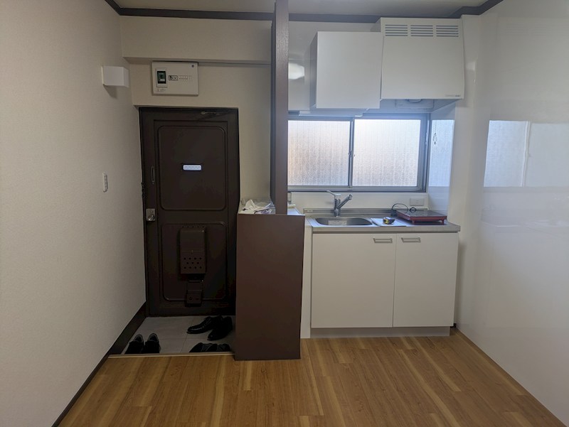 渓谷マンション 玄関