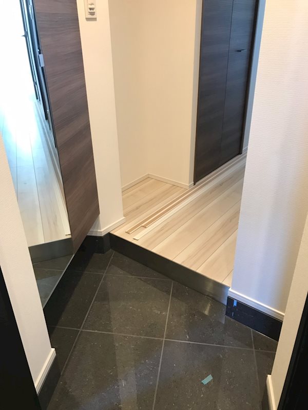 メイクスデザイン神楽坂 玄関