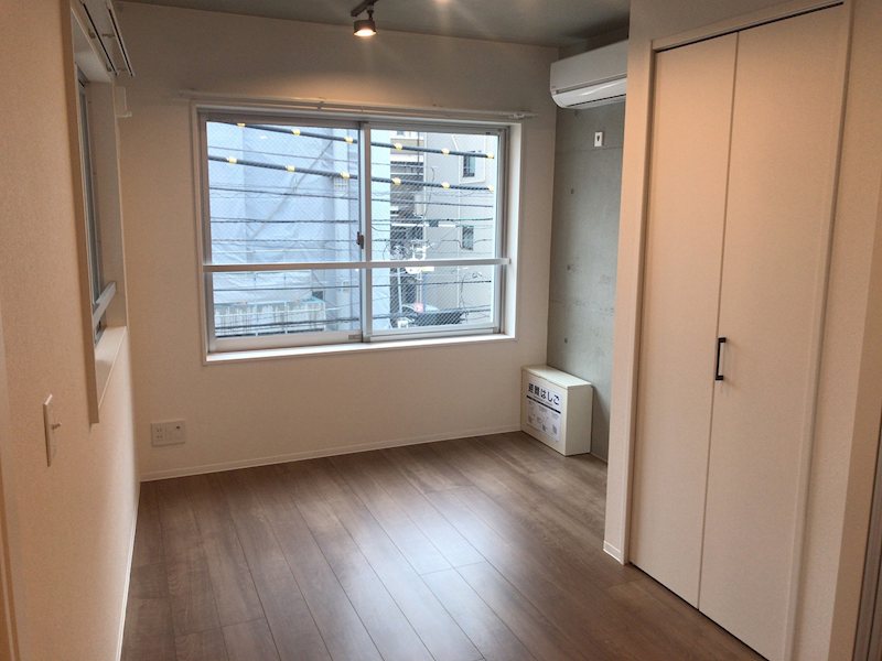 中野レーベル ベッドルーム