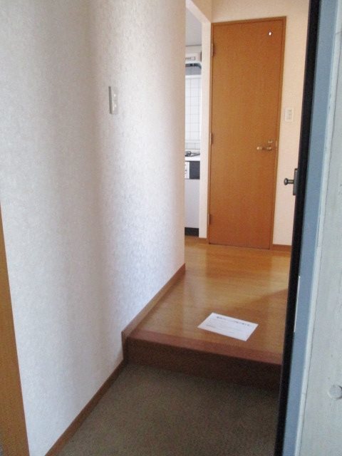 メゾンフリジア 玄関