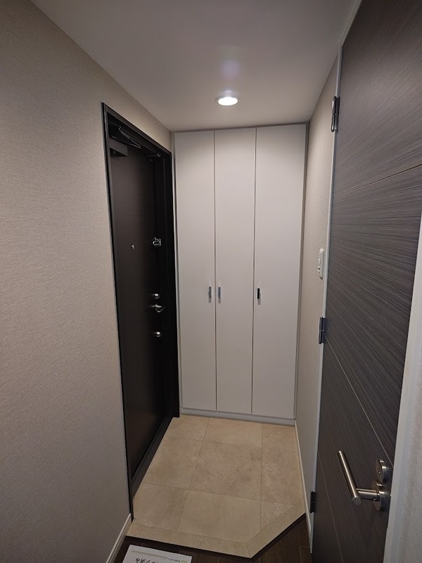 エスティメゾン新中野 玄関