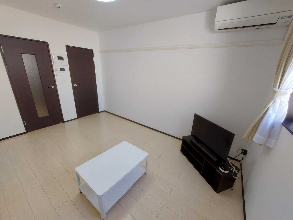 クレイノＭＩＫＩ西新宿 リビング