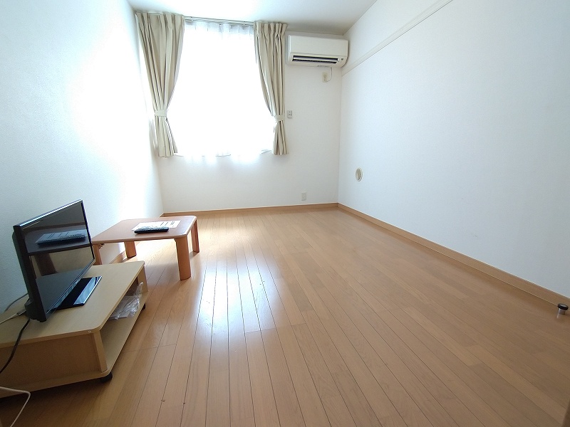 レオパレスルミエール　駒場東大 リビング