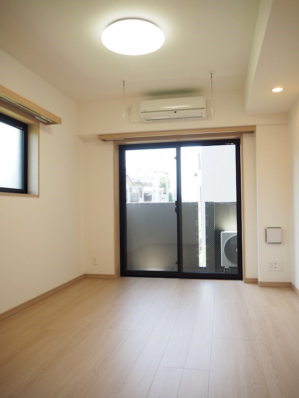 ルーブル三軒茶屋伍番館 リビング