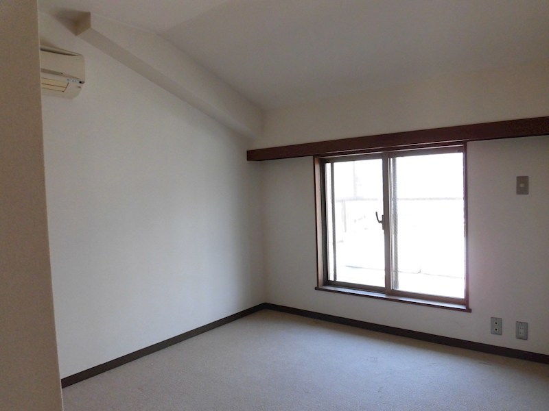 リズ都立大 玄関