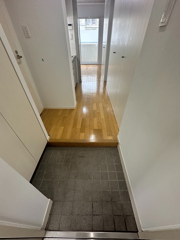 ラティエラ白金高輪 玄関