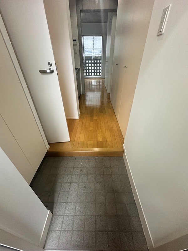 ラティエラ白金高輪 玄関