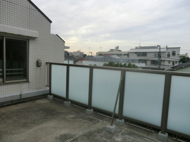 エスティメゾン中野富士見町 ベランダ