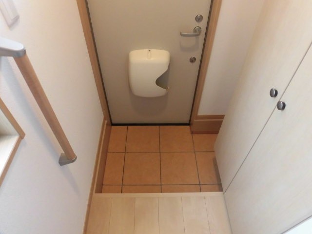 サンライズ烏山 玄関