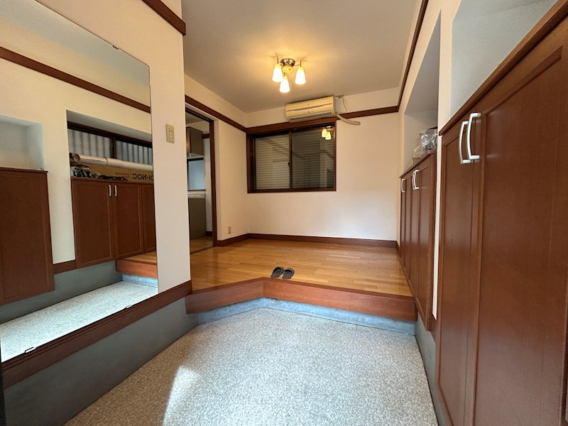 文京区白山2丁目戸建 玄関