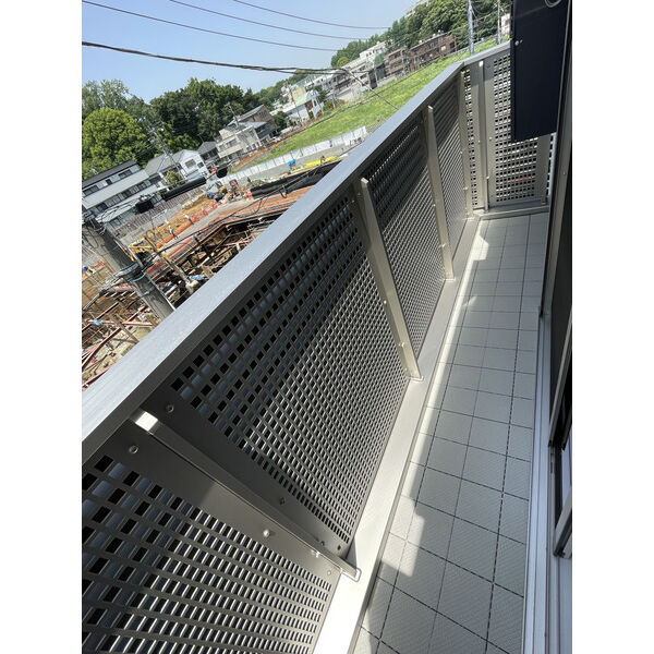 White Base 駒場 ベランダ