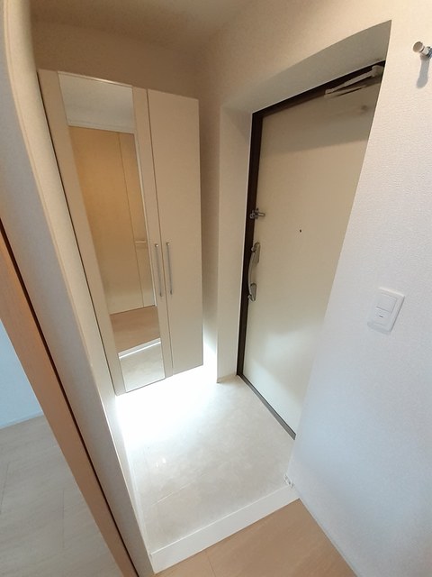 スピティ根津 玄関