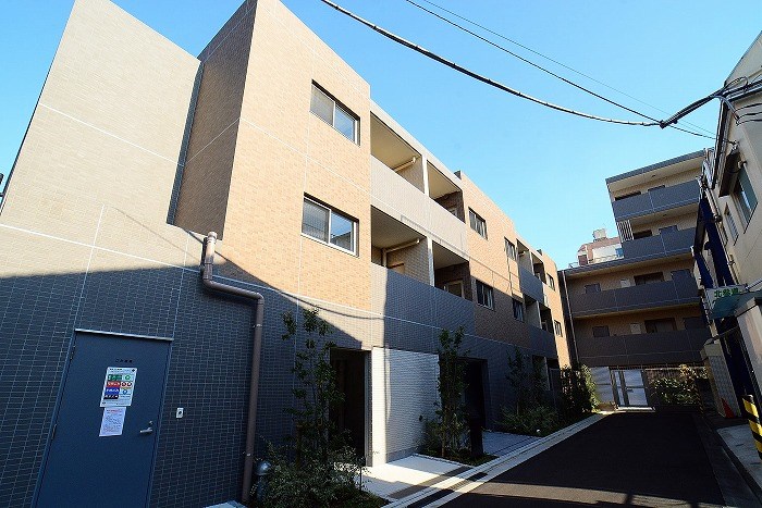 グランドコンシェルジュ千駄ヶ谷 301号室 外観