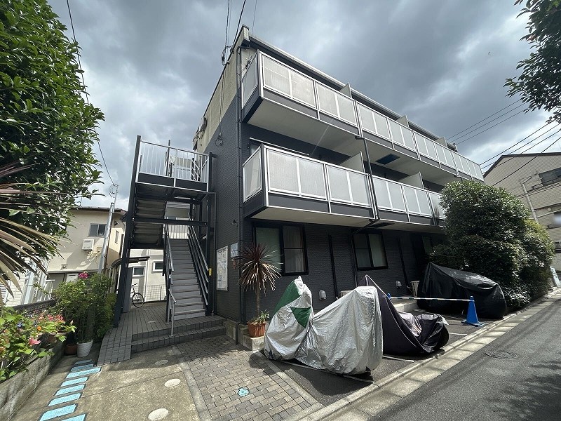 レオパレスパルフェタムール北沢 外観写真