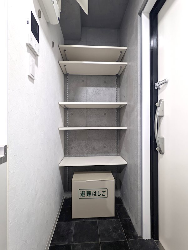 プラティーク代沢 玄関