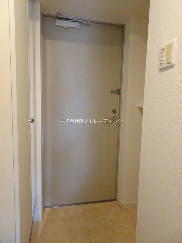 ﾒｲﾝｽﾃｰｼﾞ西麻布Ⅱ 玄関