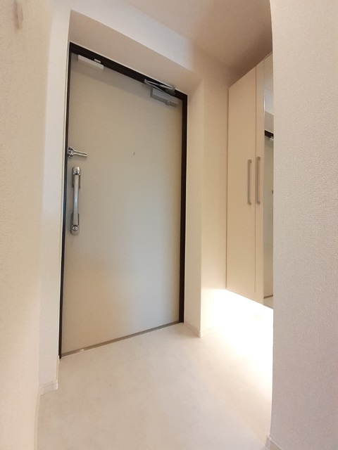 リ　クラウド　クルー 玄関