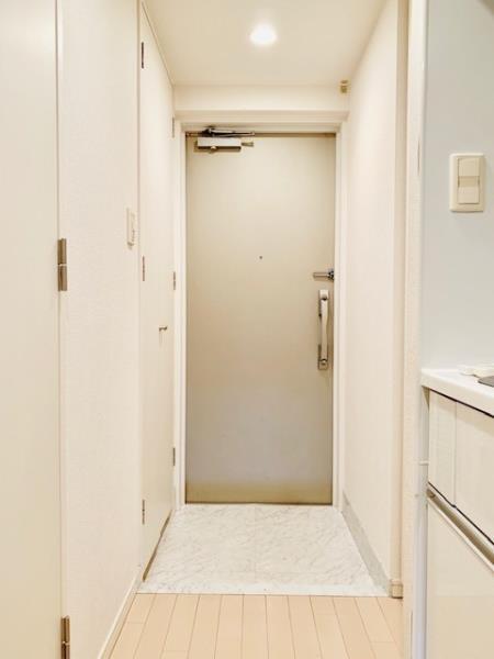 リアルスウィート三軒茶屋 玄関